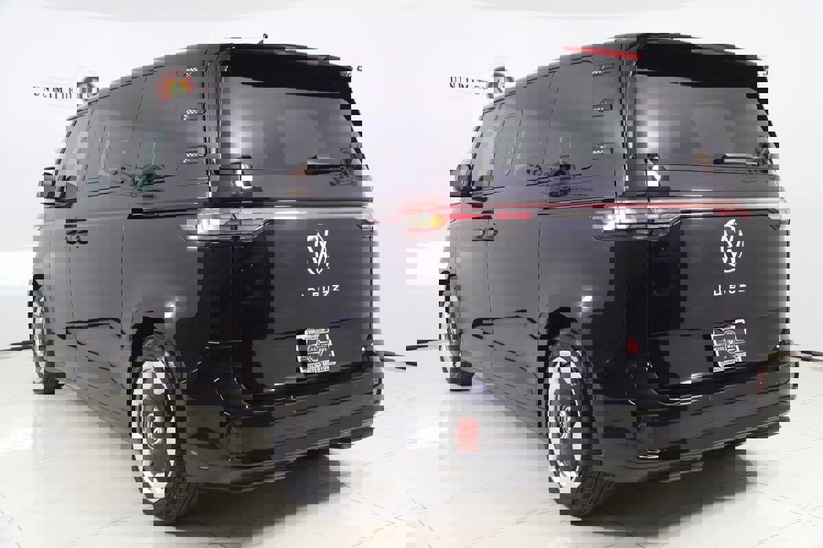 Used 2025 Volkswagen ID. Buzz Pro S image 4