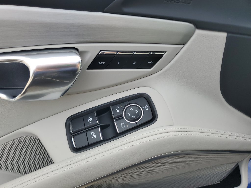 Used 2024 Porsche 718 Boxster RWD image 9