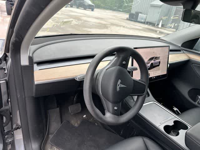 Used 2024 Tesla Model Y Long Range AWD/4WD image 7