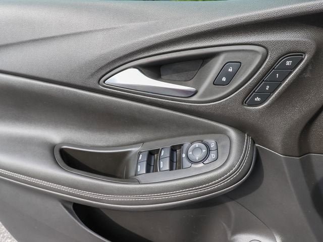 Used 2024 Buick Encore GX Avenir w/ Avenir Technology Package FWD image 14