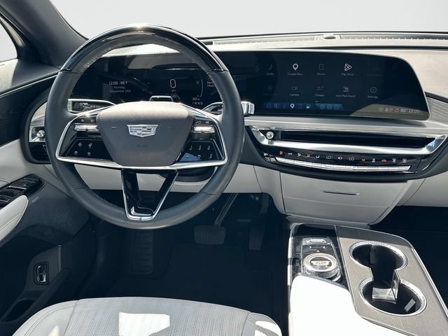 Certified 2024 Cadillac Lyriq Luxury RWD image 2