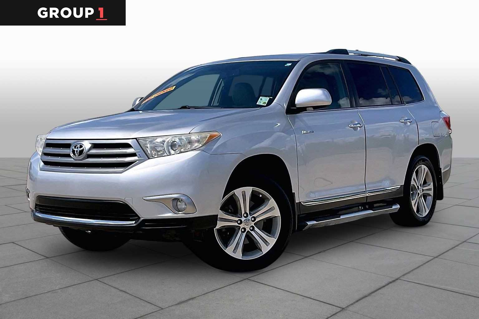 Used 2012 Toyota Highlander Limited w/ Tow Pkg FWD image 1