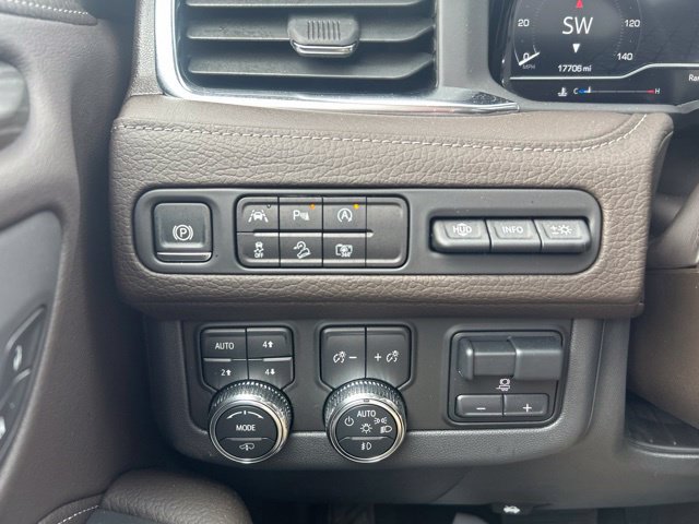 Used 2024 GMC Yukon Denali w/ Max Trailering Package AWD/4WD image 31