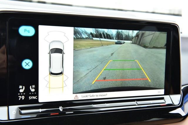 New 2026 Volkswagen Atlas Cross Sport SEL R-Line image 13