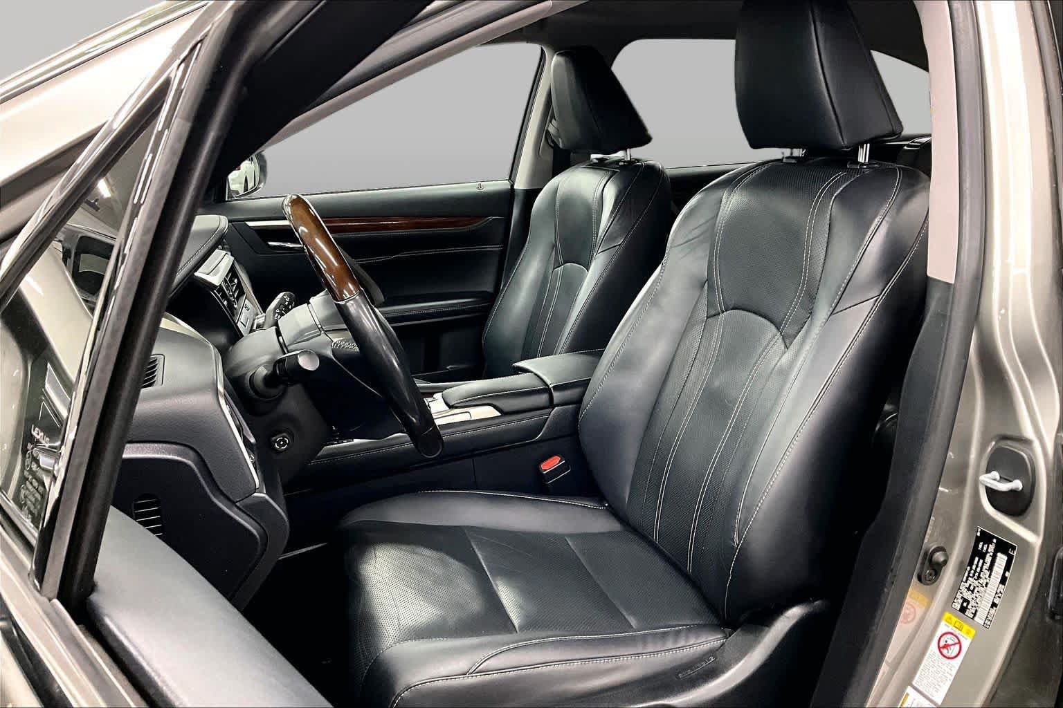 Used 2018 Lexus RX 350L FWD image 7