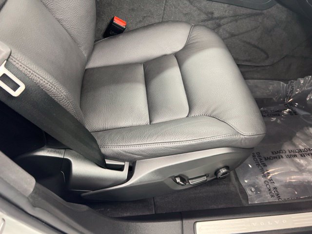 Certified 2024 Volvo XC60 B5 Plus w/ Protection Package Premier AWD/4WD image 22