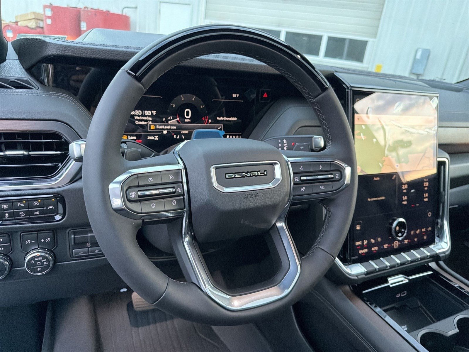 New 2026 GMC Yukon Denali w/ Denali Reserve Package AWD/4WD image 13