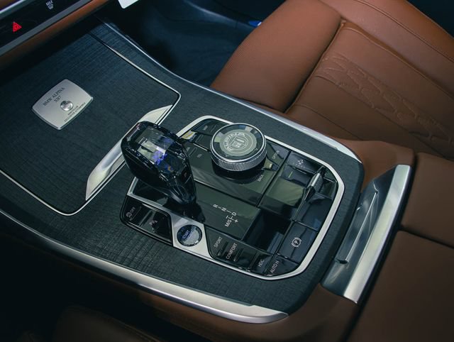 New 2026 BMW ALPINA XB7 AWD/4WD image 19
