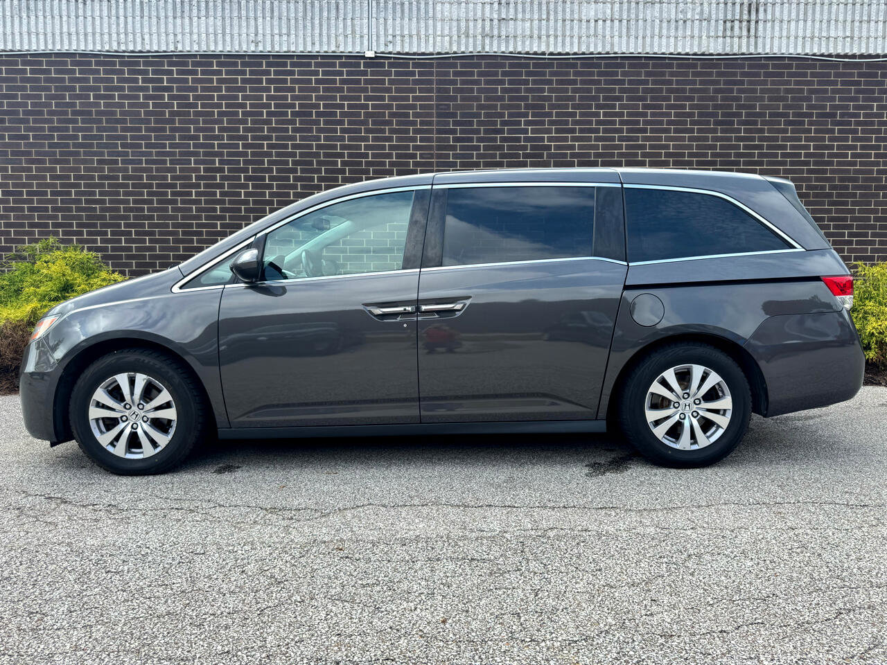 Used 2017 Honda Odyssey EX-L image 2