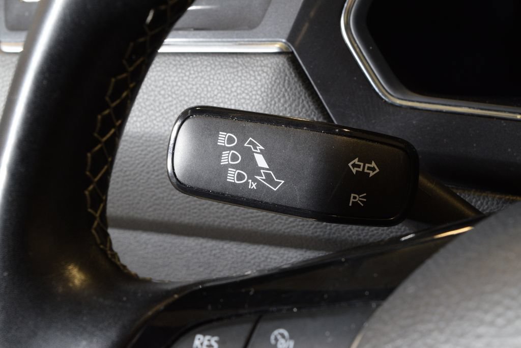 Used 2021 Volkswagen Tiguan SEL Premium R-Line AWD/4WD image 19