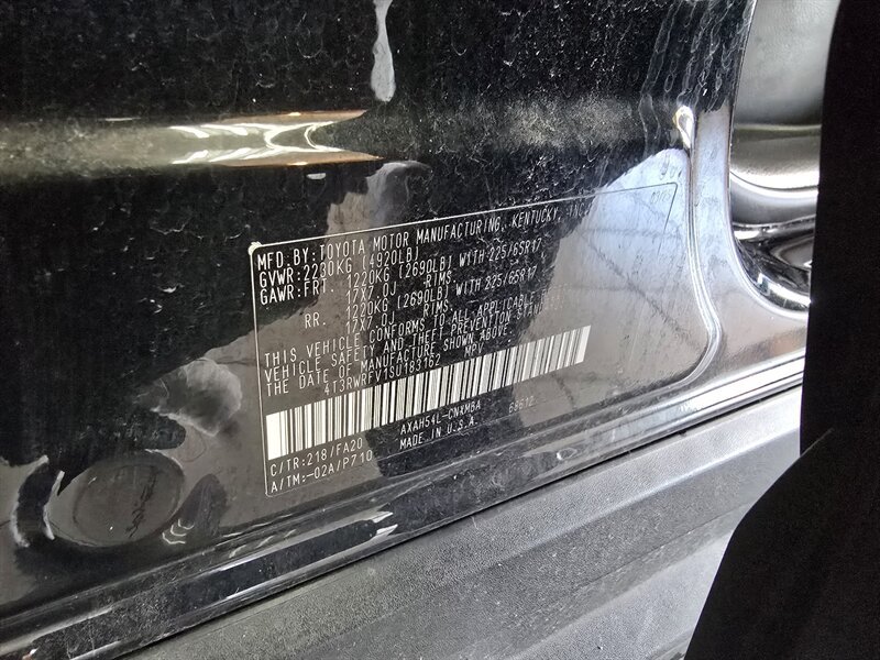 Used 2025 Toyota RAV4 XLE AWD/4WD image 30
