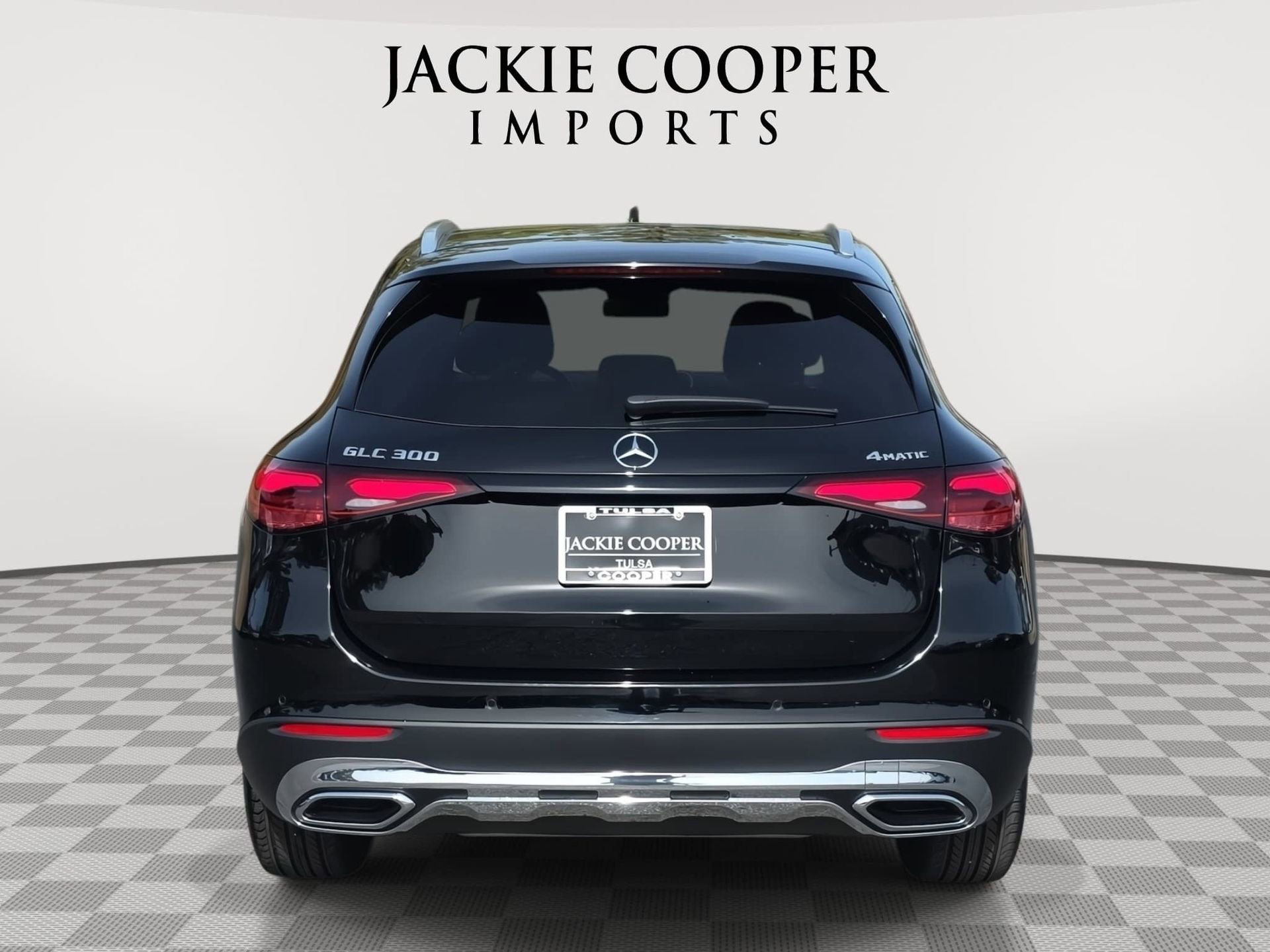 Used 2025 Mercedes-Benz GLC 300 4MATIC image 6