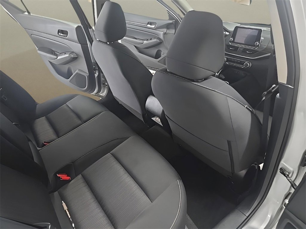 Used 2024 Nissan Altima 2.5 SV image 17