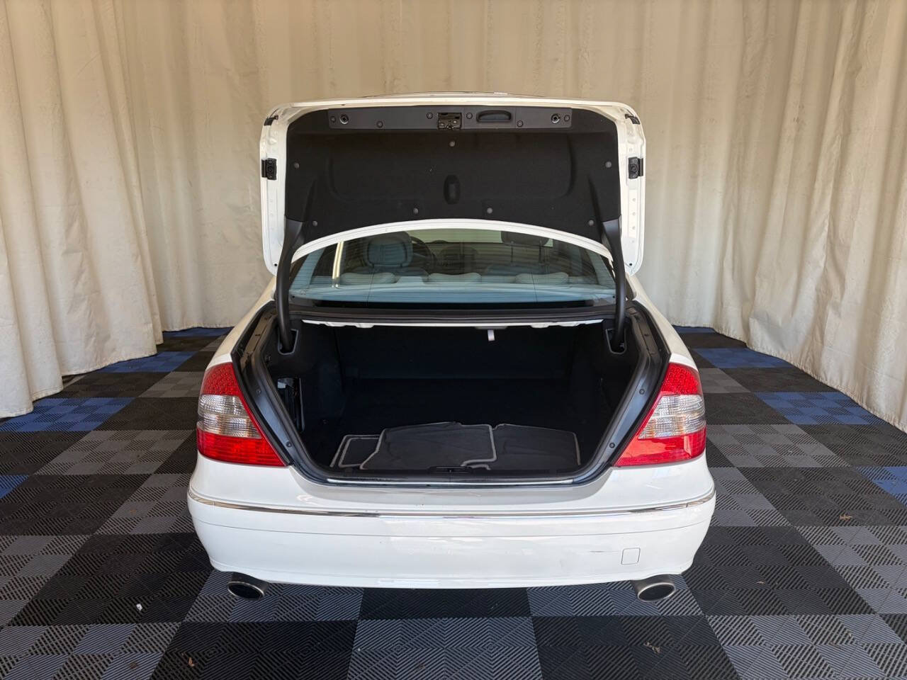 Used 2007 Mercedes-Benz E 350 Sedan image 10
