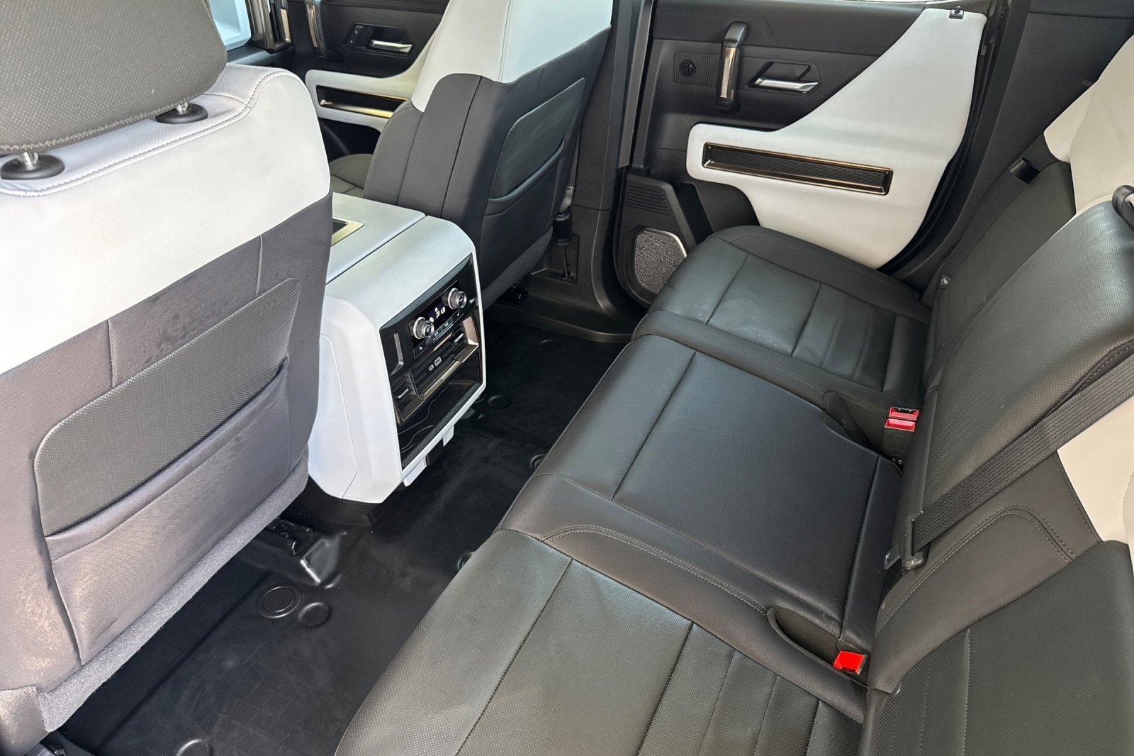 Used 2025 GMC Hummer EV 3X w/ LPO, Sport Package AWD/4WD image 11