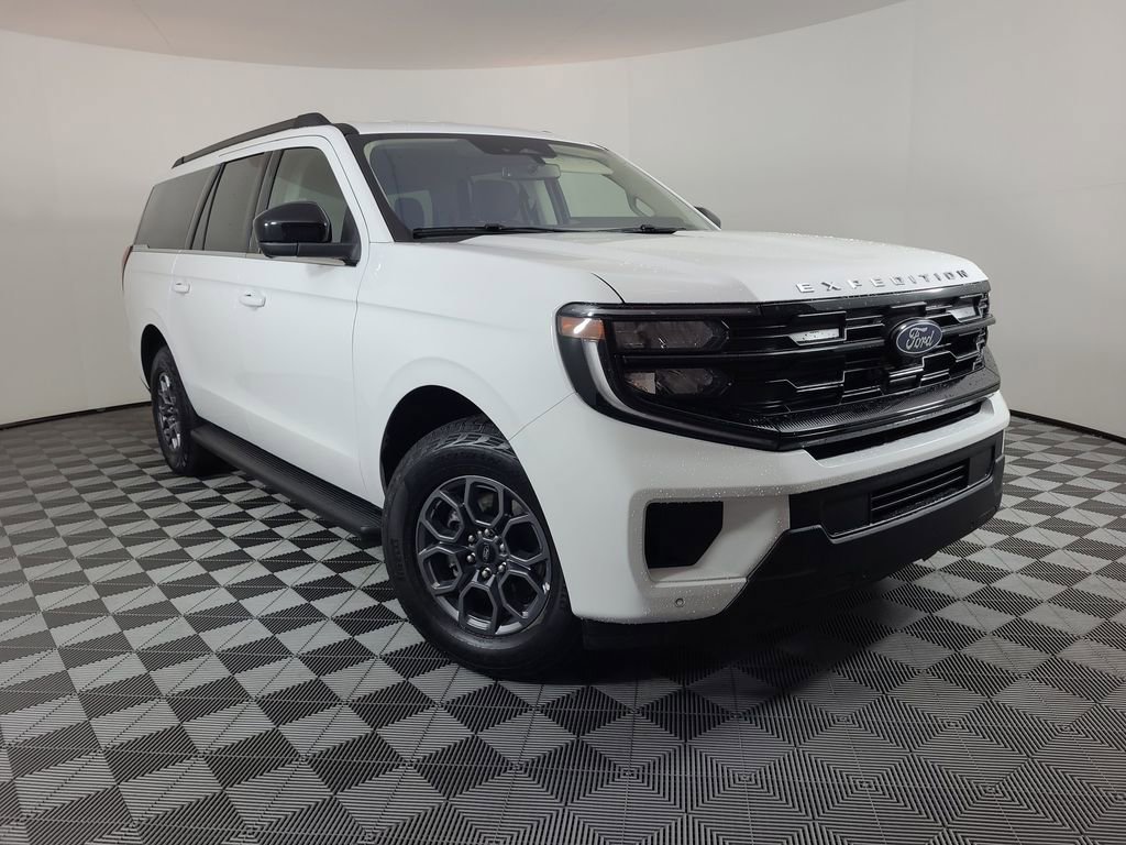 Used 2025 Ford Expedition Max Active AWD/4WD image 1