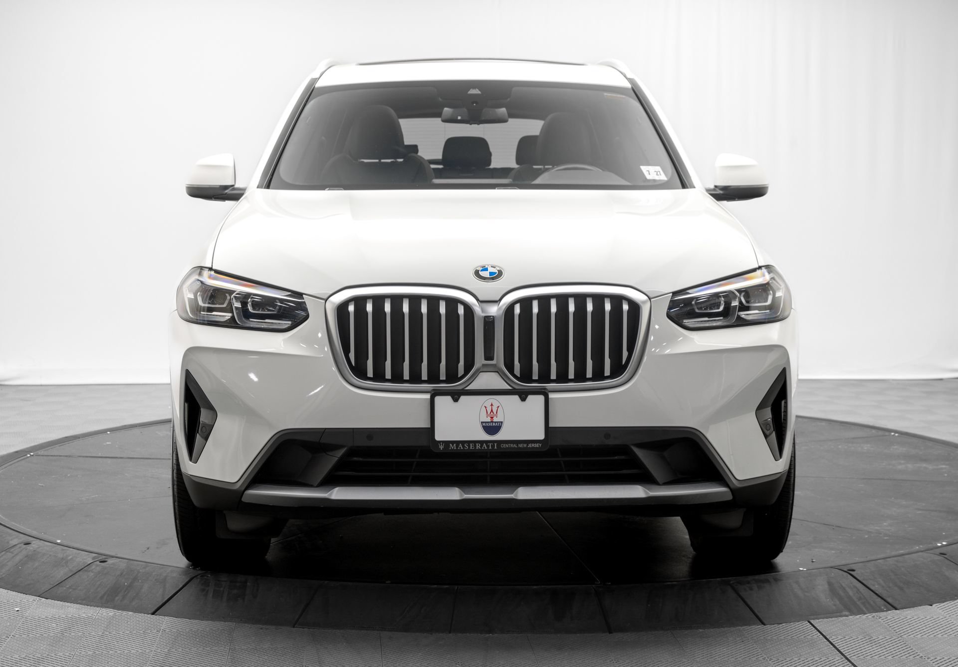 Used 2022 BMW X3 xDrive30i AWD/4WD image 2