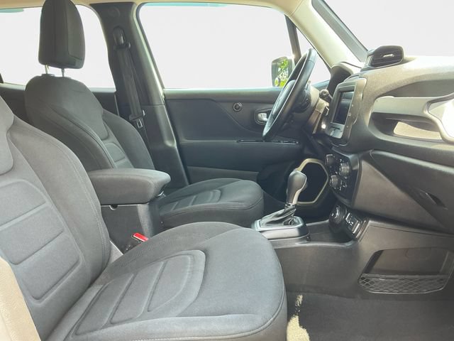 Used 2020 Jeep Renegade Latitude w/ Cold Weather Group AWD/4WD image 17