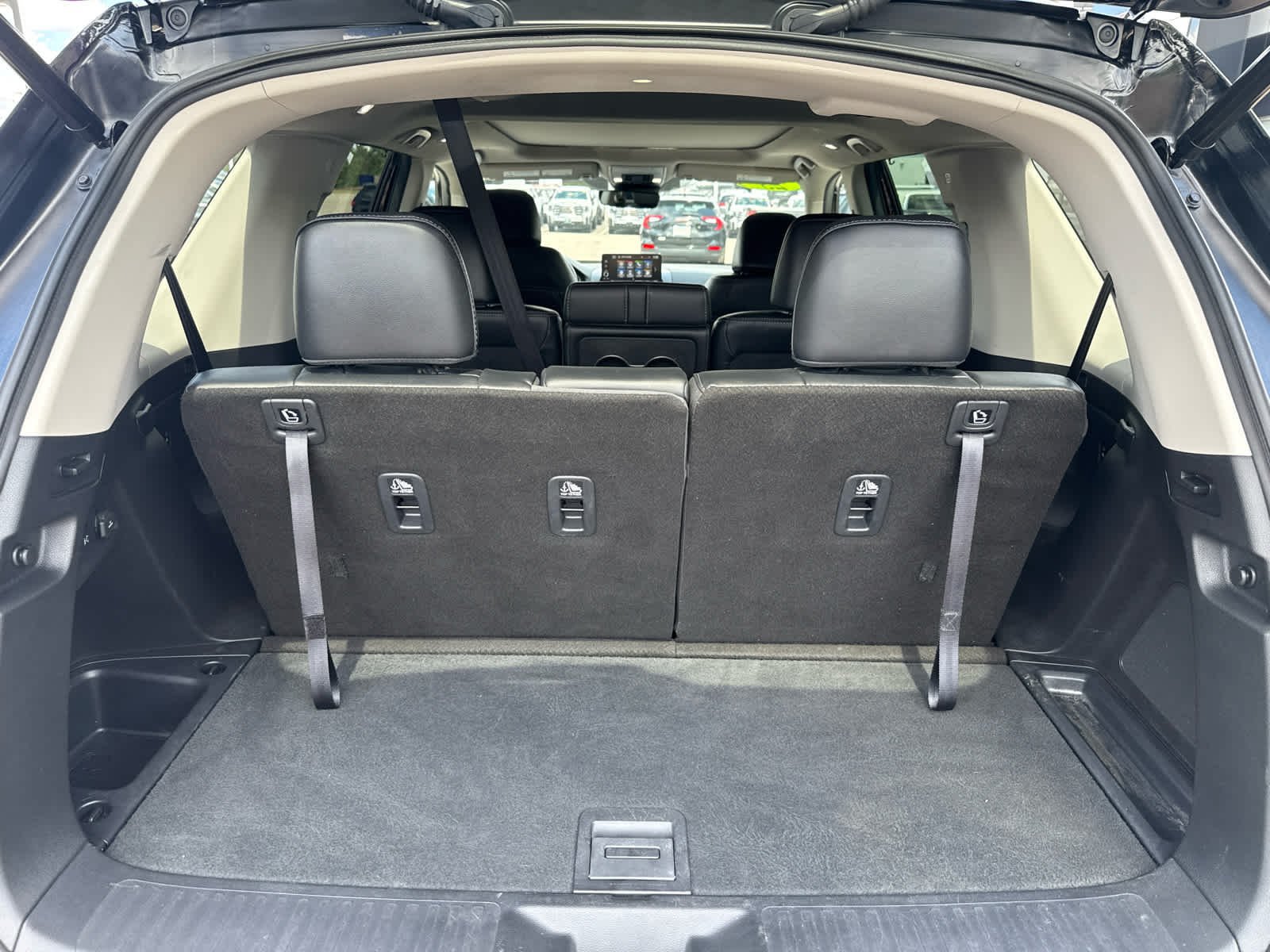 Used 2025 Honda Pilot Touring image 11