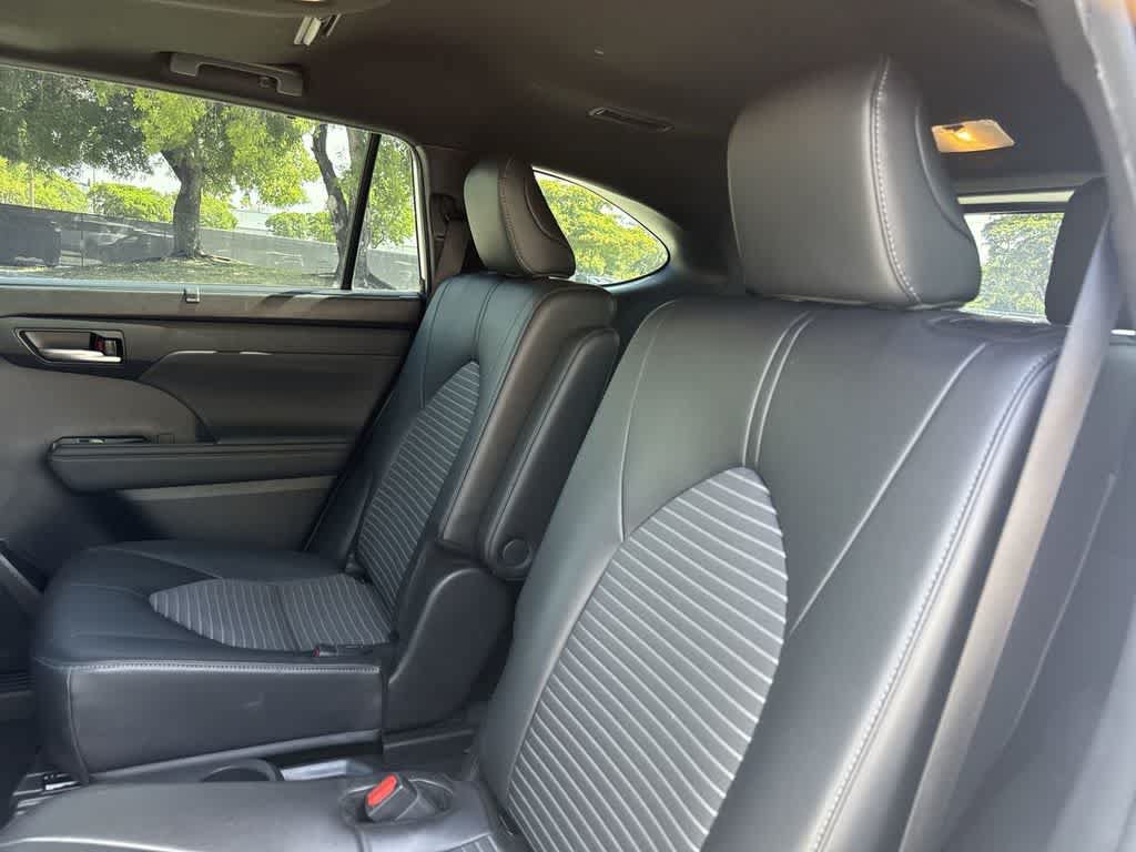 Used 2024 Toyota Highlander XSE FWD image 22