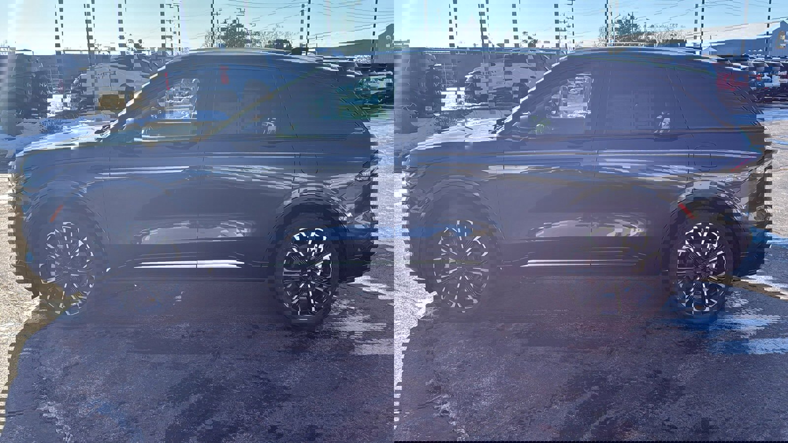 Used 2024 Lincoln Nautilus Reserve w/ Equipment Group 202A image 8