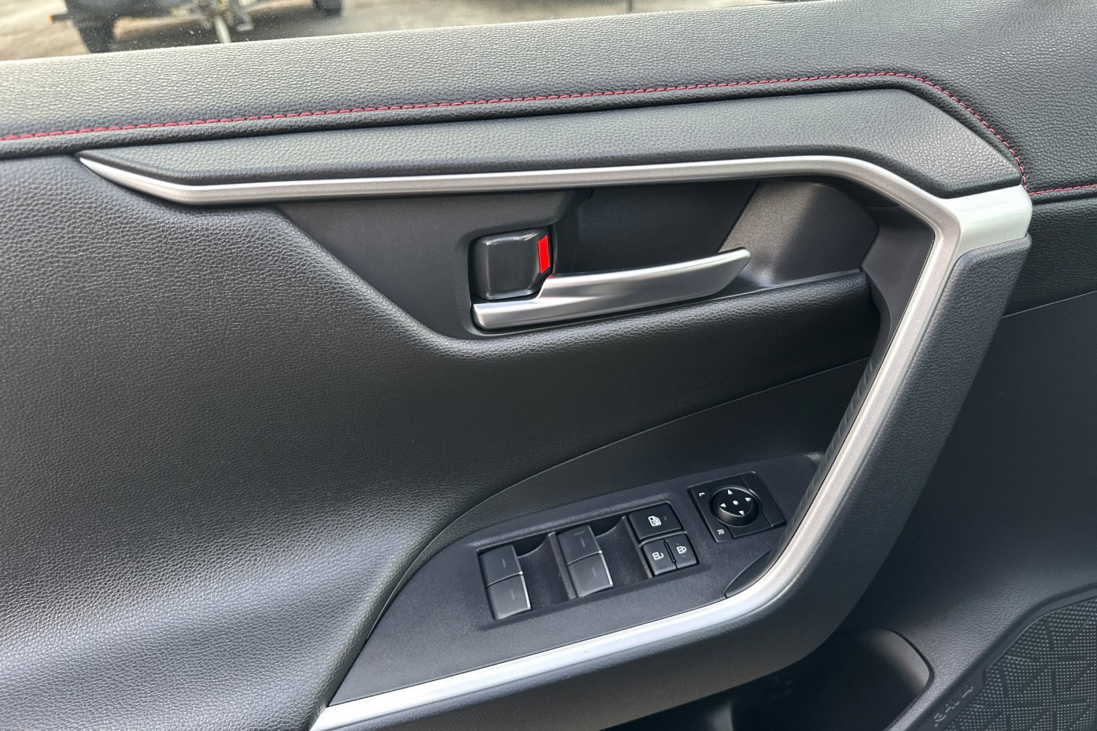 Certified 2025 Toyota RAV4 XSE image 17