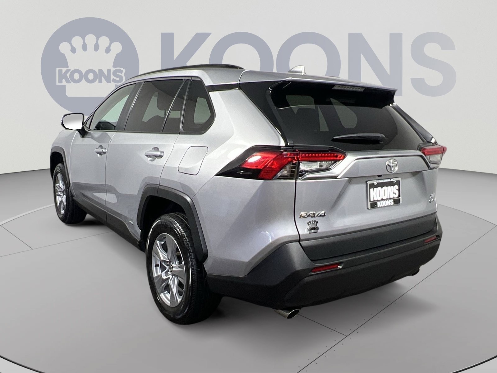 Used 2025 Toyota RAV4 XLE AWD/4WD image 8