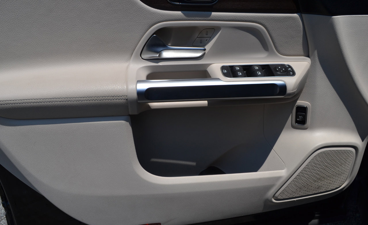 Used 2023 Mercedes-Benz GLB 250 image 36