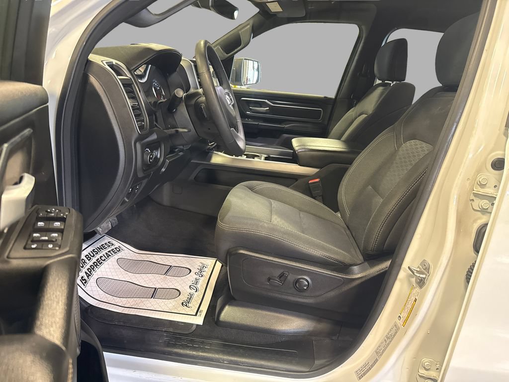 Used 2025 RAM 1500 Big Horn AWD/4WD image 16