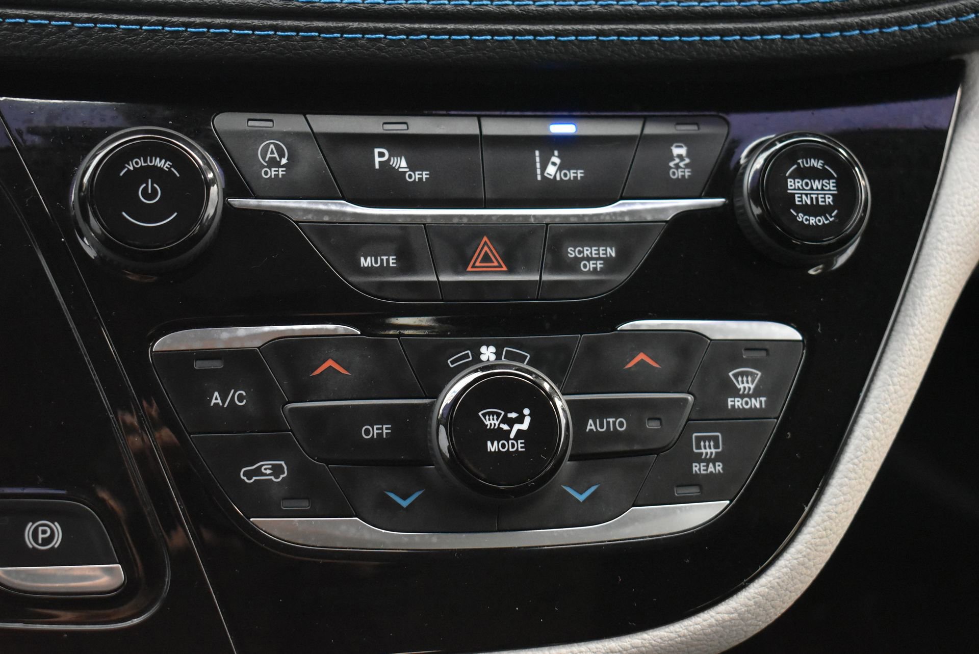 Used 2021 Chrysler Pacifica Touring w/ Cold Weather Group image 30