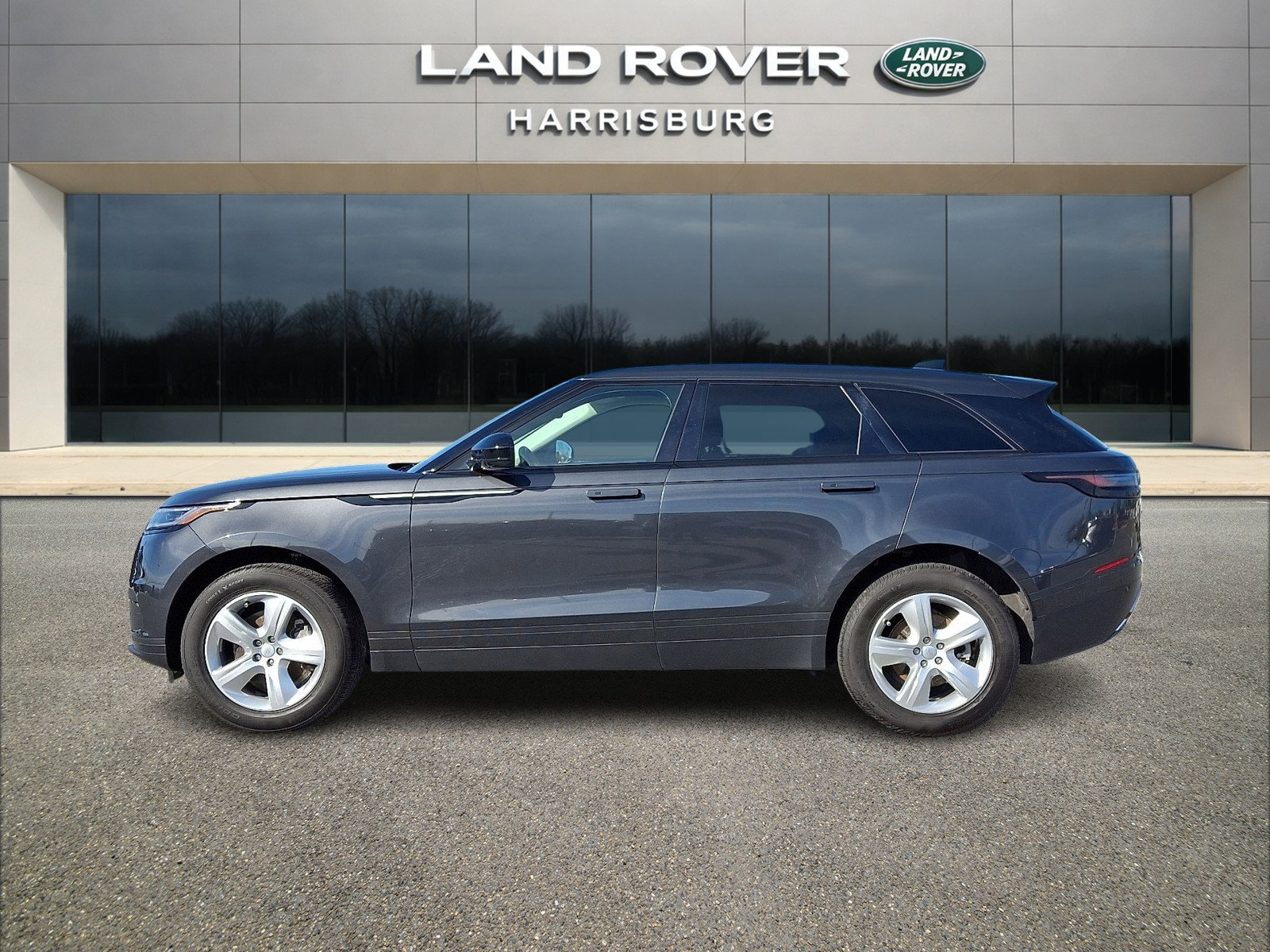 Used 2025 Land Rover Range Rover Velar S AWD/4WD image 2