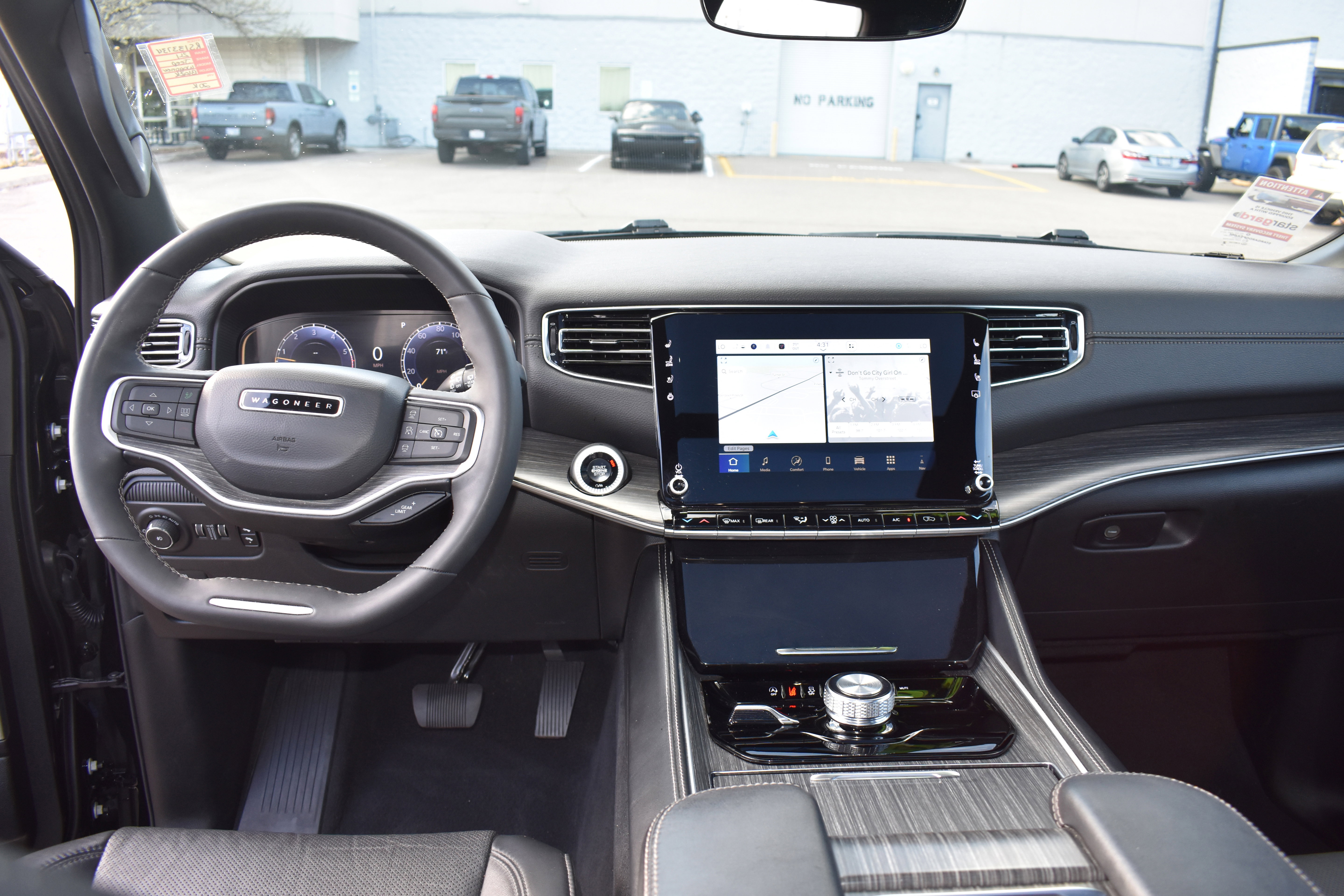 Used 2024 Jeep Wagoneer L Series II w/ Premium Group I image 37