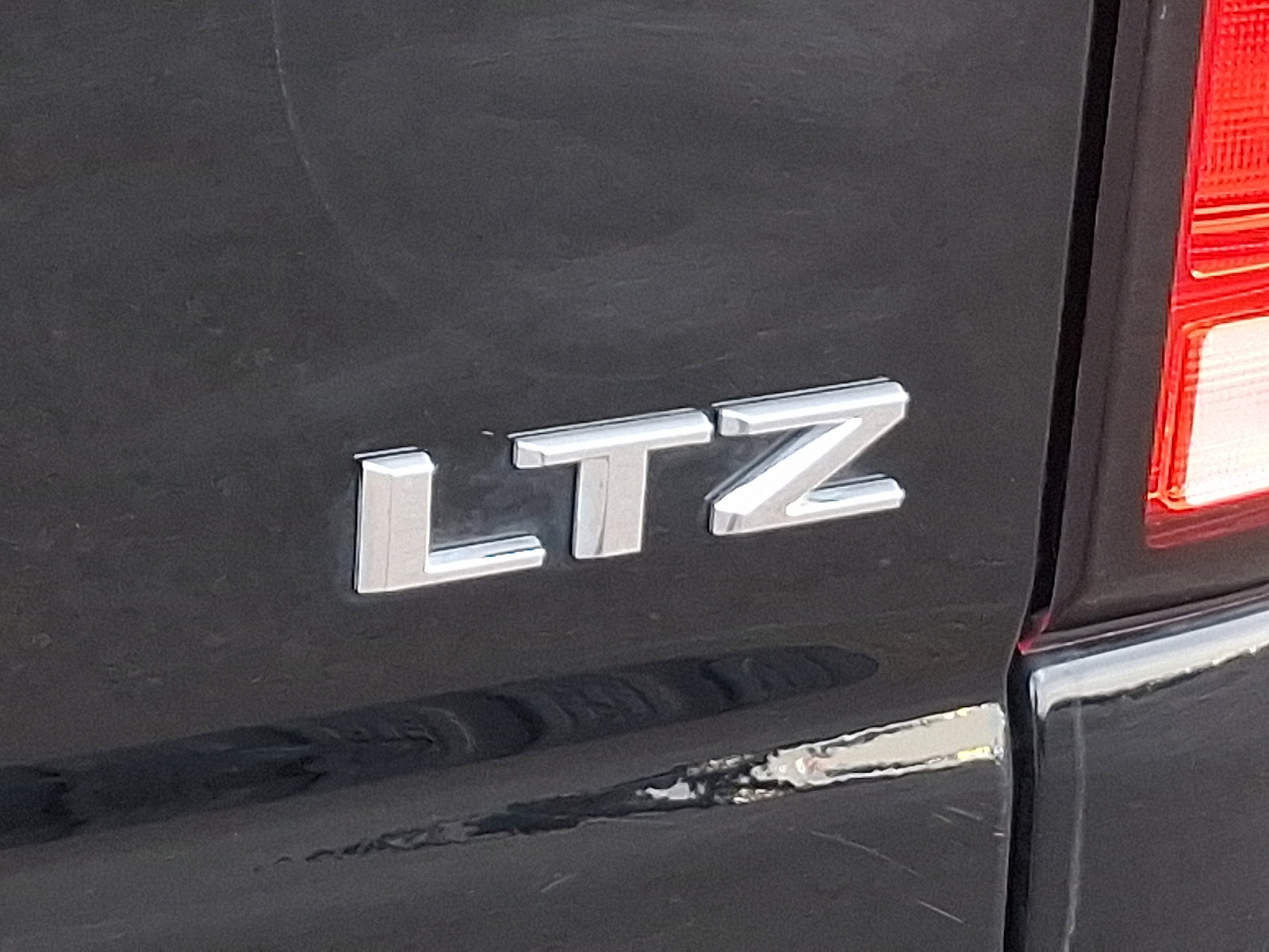 Certified 2024 Chevrolet Silverado 2500 LTZ w/ LTZ Convenience Package image 33