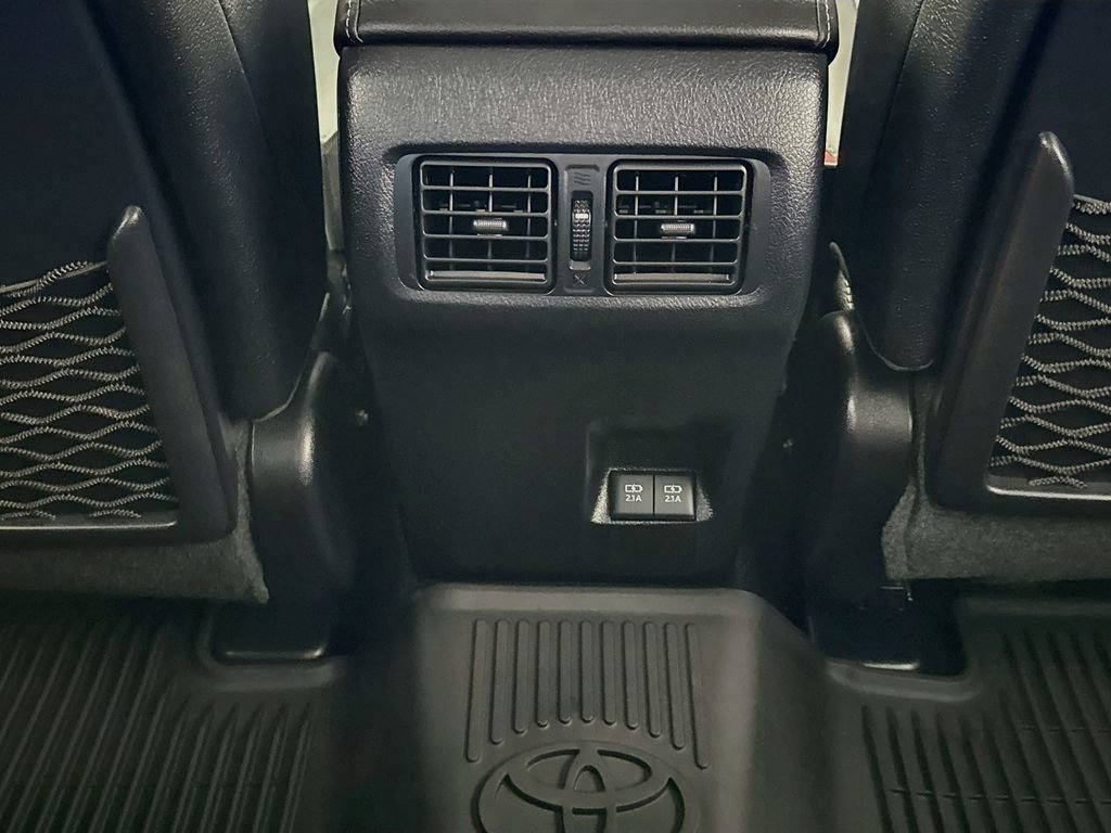 Used 2021 Toyota 4Runner Limited AWD/4WD image 27
