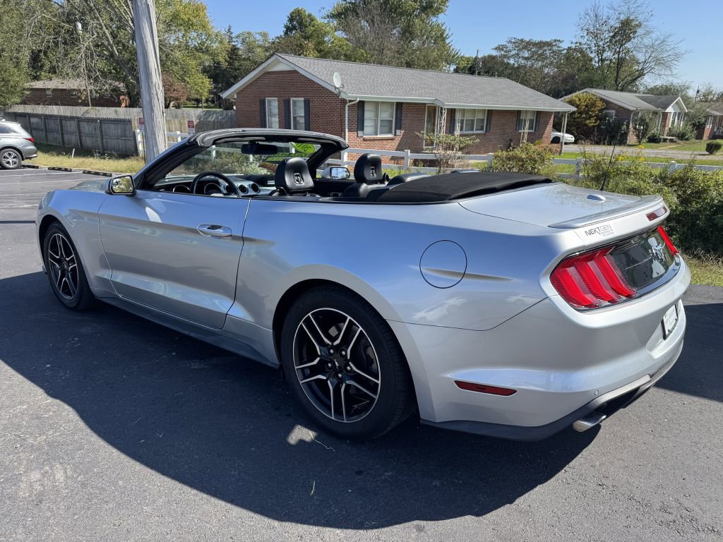 Used 2018 Ford Mustang Premium image 6