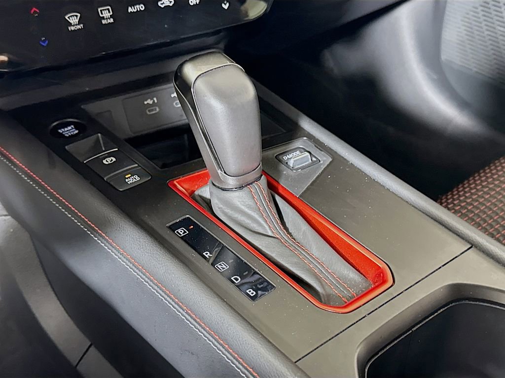 Used 2025 Nissan Kicks SR image 14