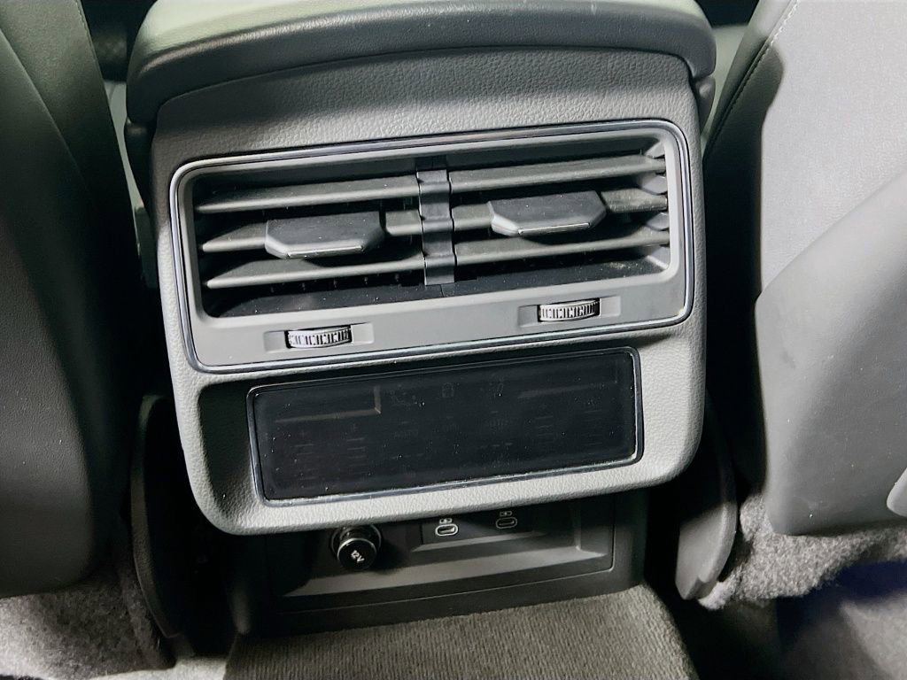 Used 2022 Audi Q8 Prestige w/ Prestige Package image 26