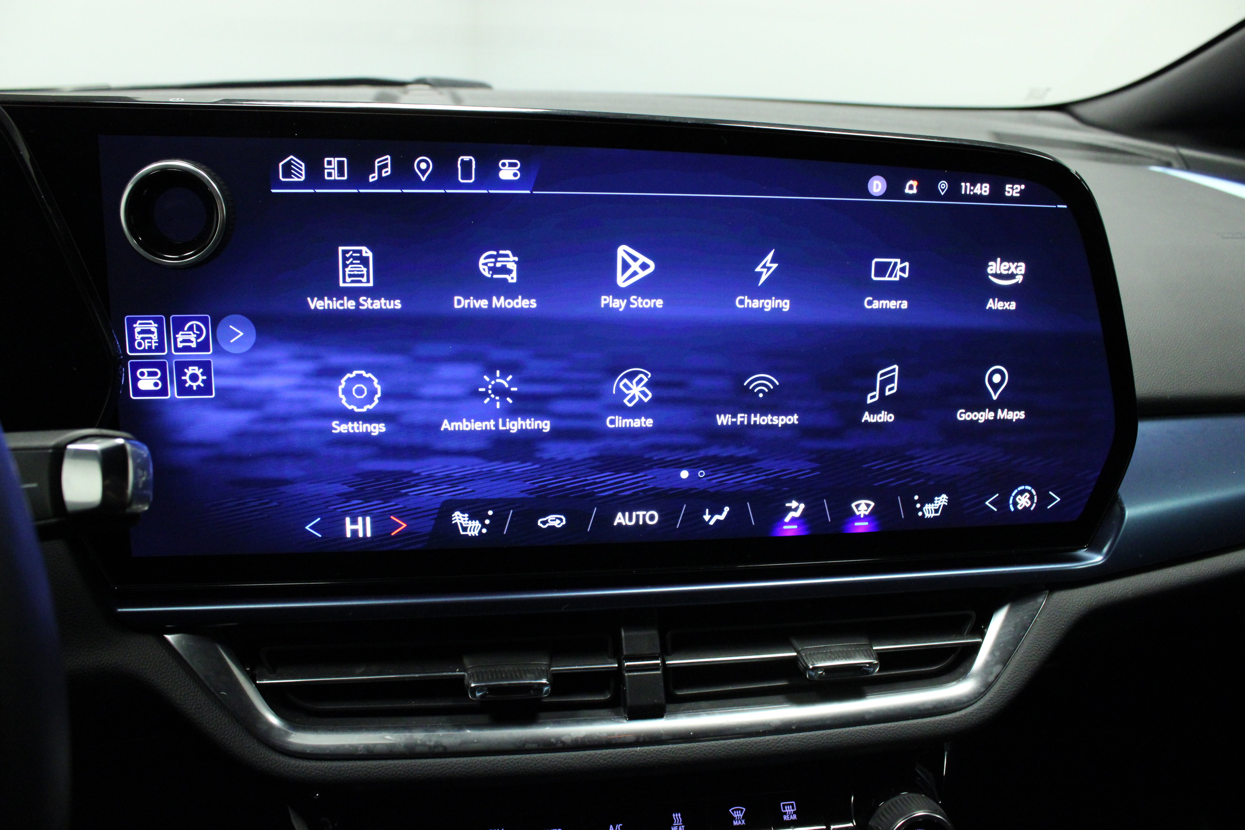 Used 2025 Chevrolet Equinox EV LT w/ Convenience Package image 23