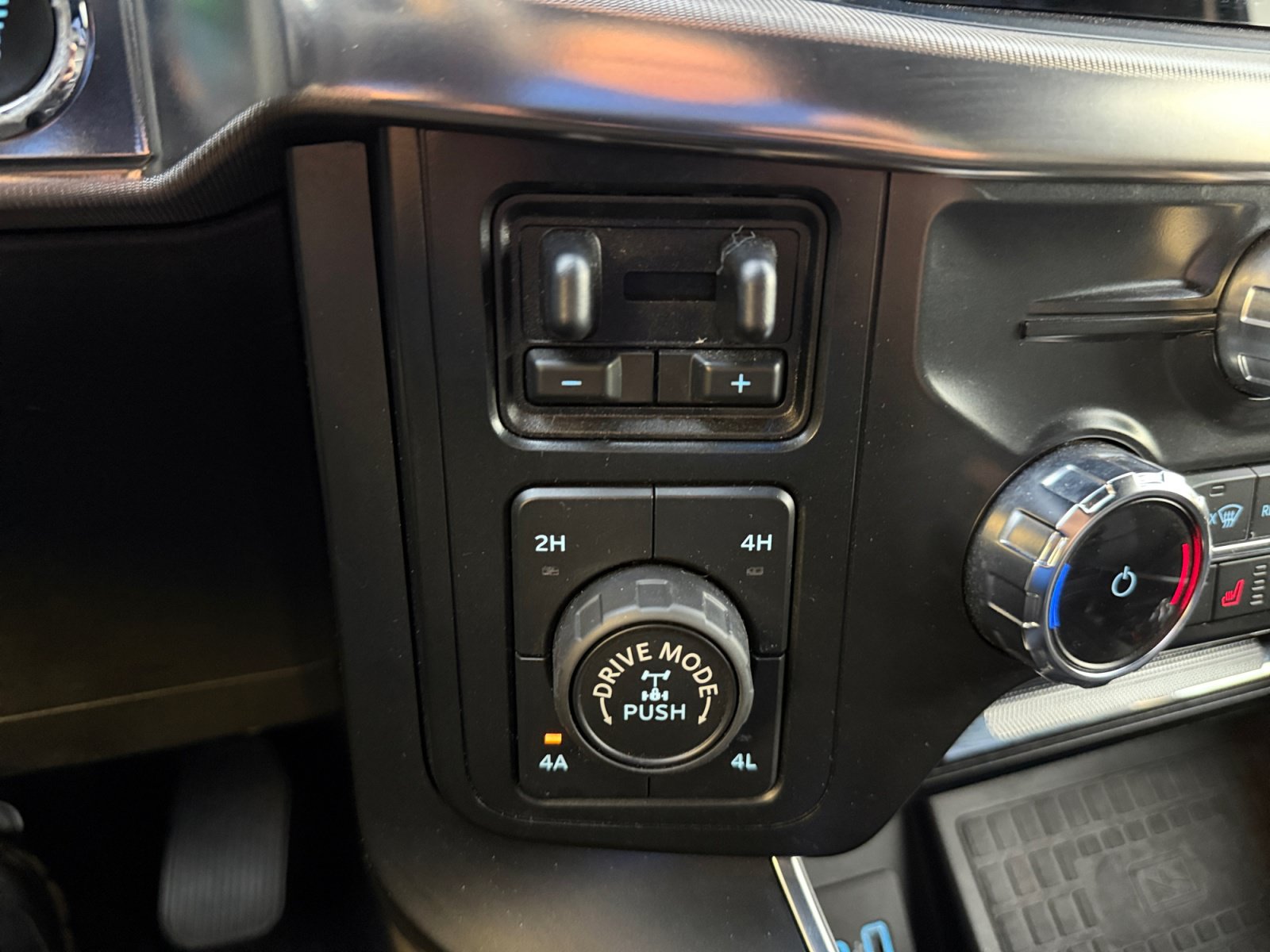 Used 2022 Ford F150 Raptor w/ Equipment Group 801A High AWD/4WD image 16