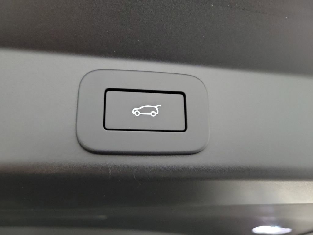 Used 2023 Land Rover Range Rover Sport SE Dynamic image 32