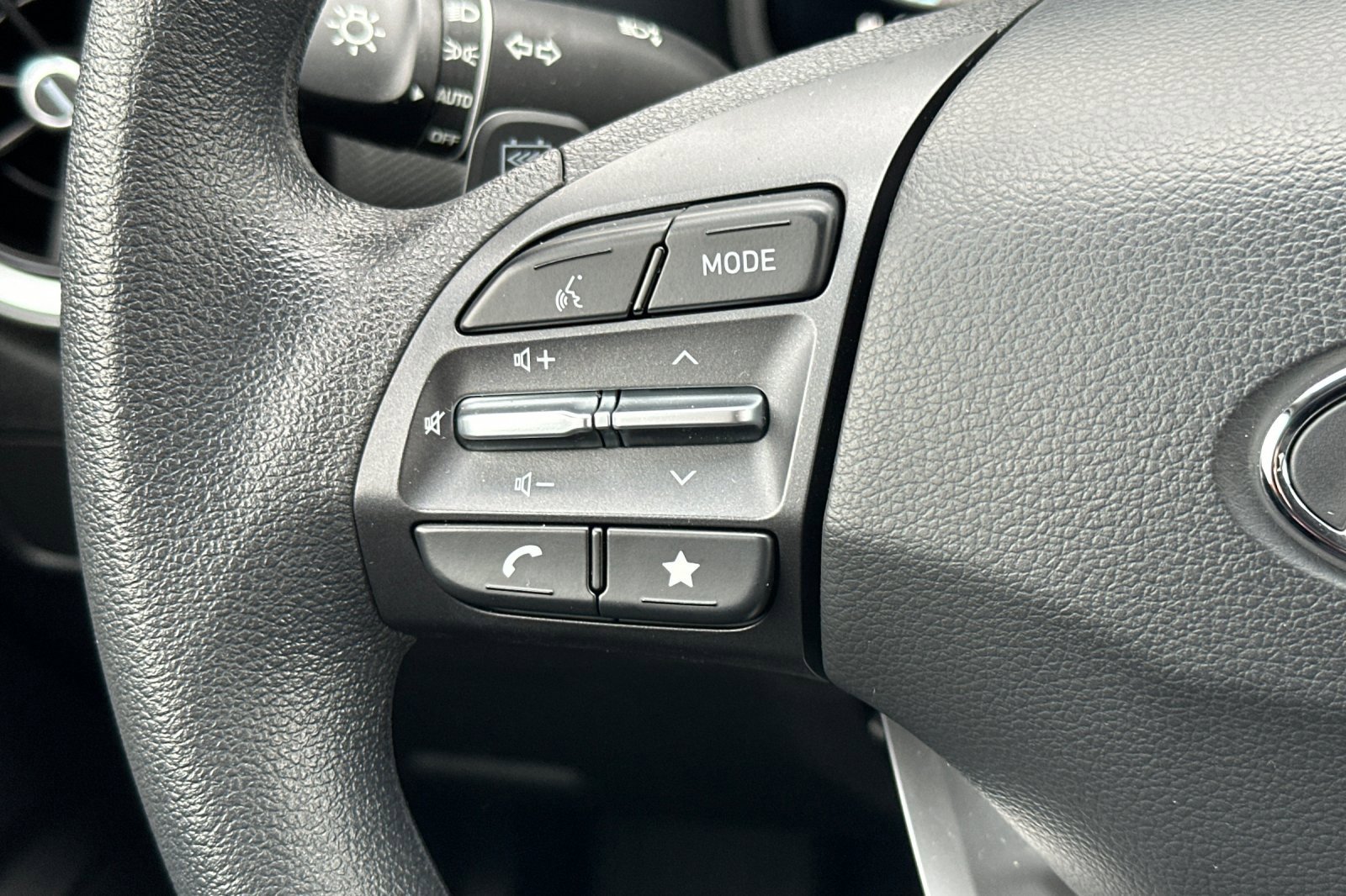 Used 2023 Hyundai Kona SE image 25