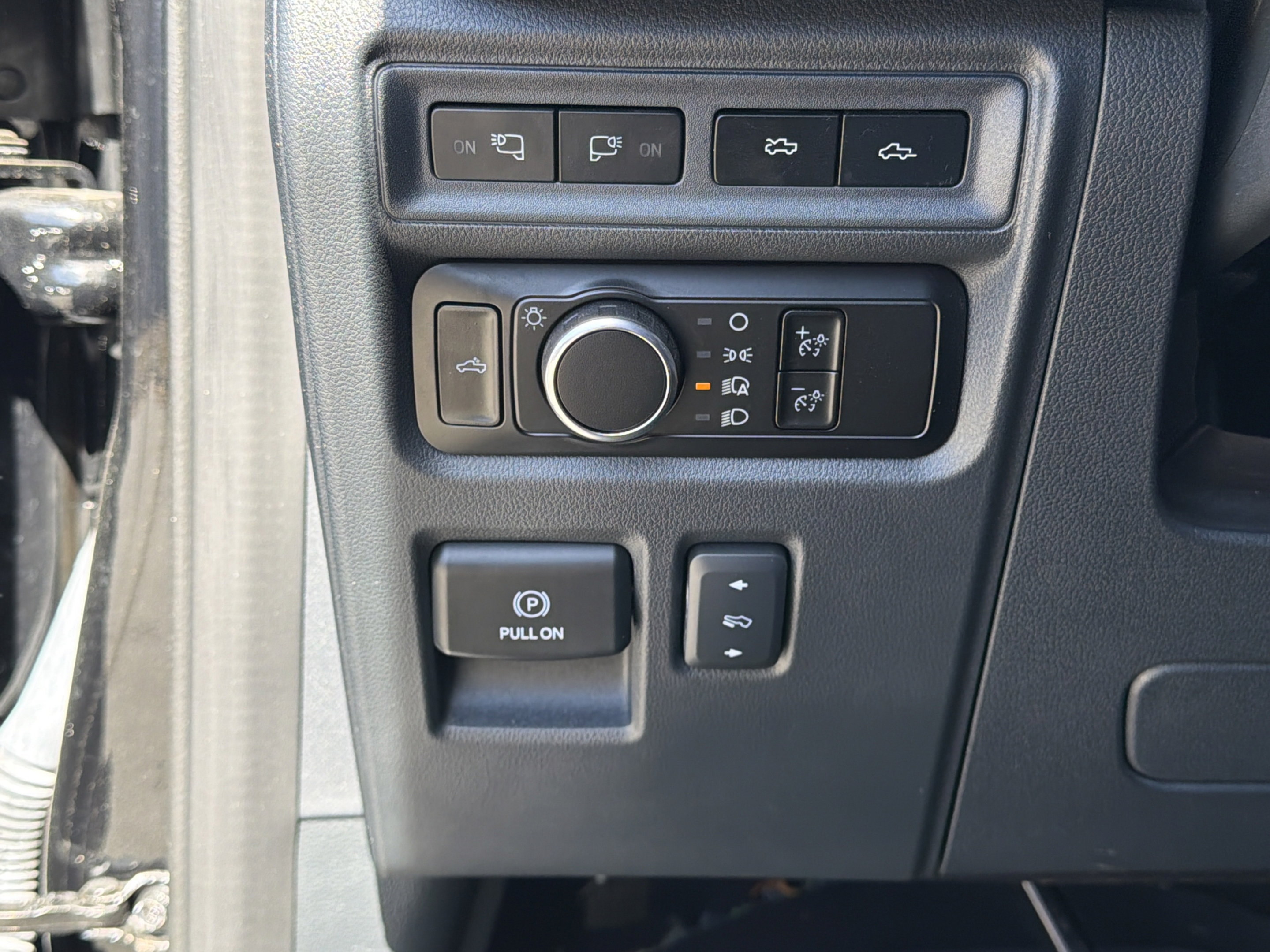 Used 2023 Ford F150 Lightning Lariat AWD/4WD image 12