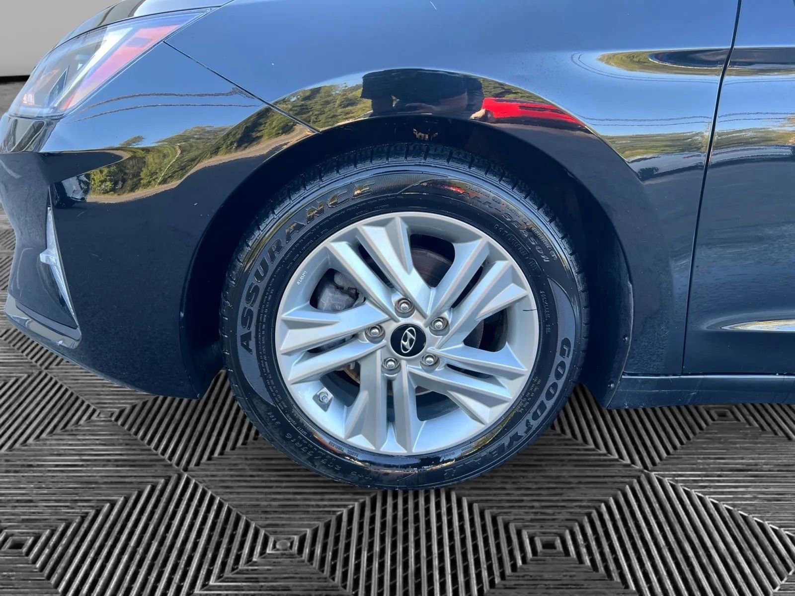 Used 2020 Hyundai Elantra SEL image 18