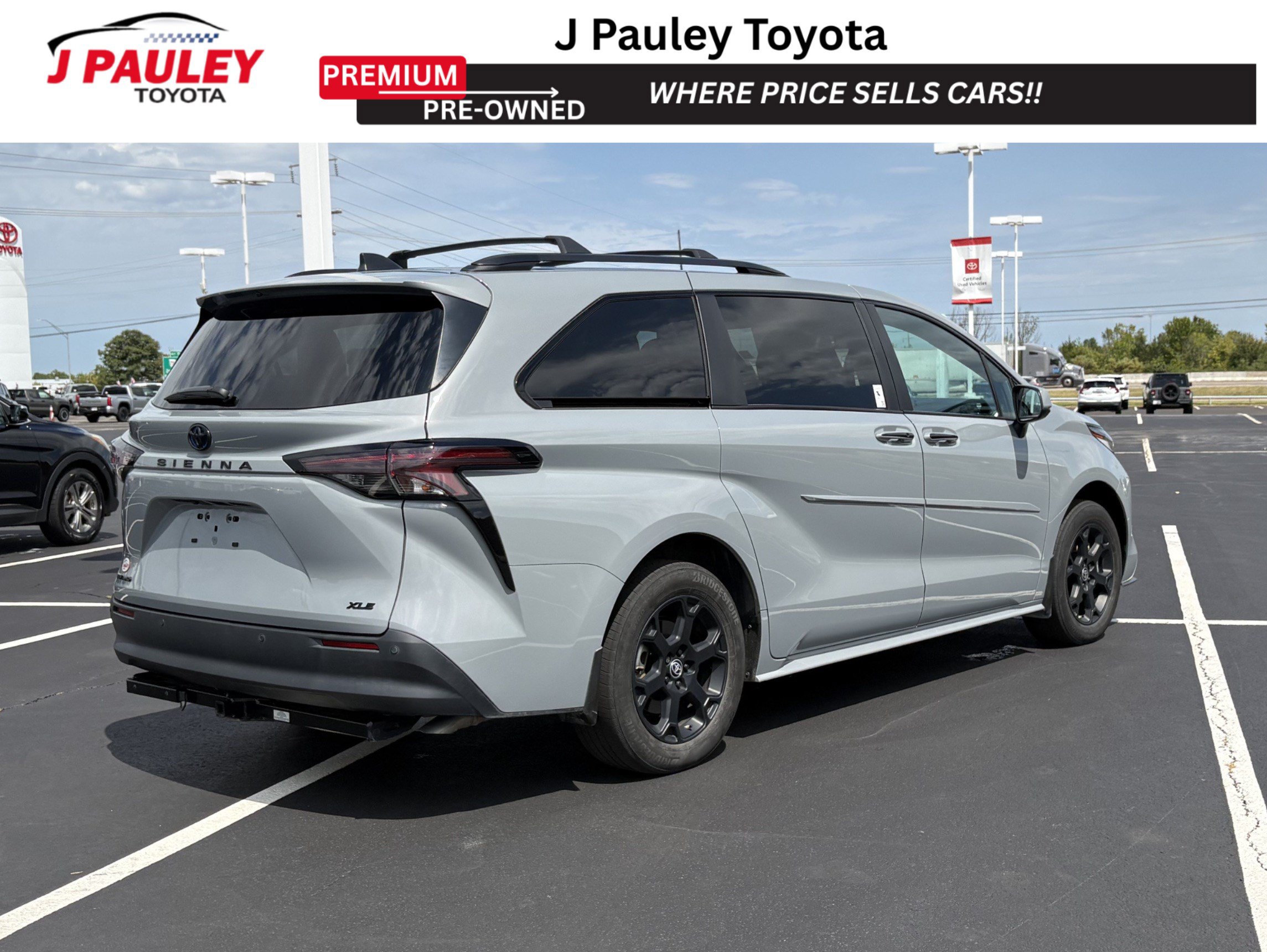Certified 2025 Toyota Sienna XLE Woodland Edition AWD/4WD image 3