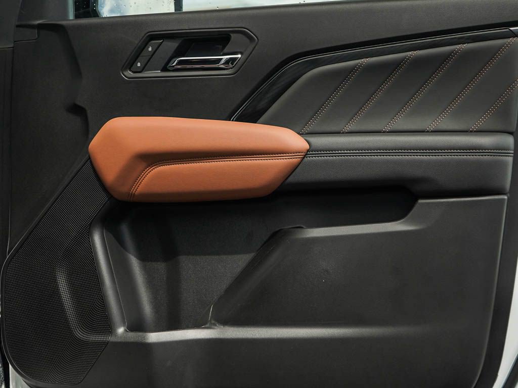 New 2026 GMC Canyon AT4 w/ Technology Plus Package AWD/4WD image 8