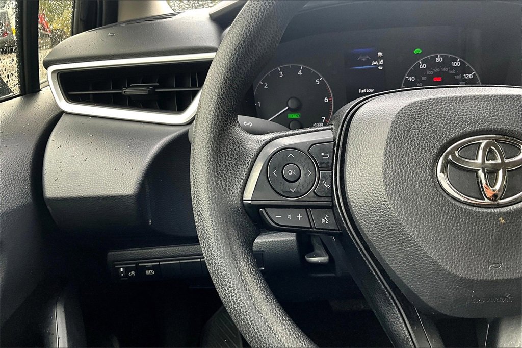 Used 2025 Toyota Corolla LE image 17