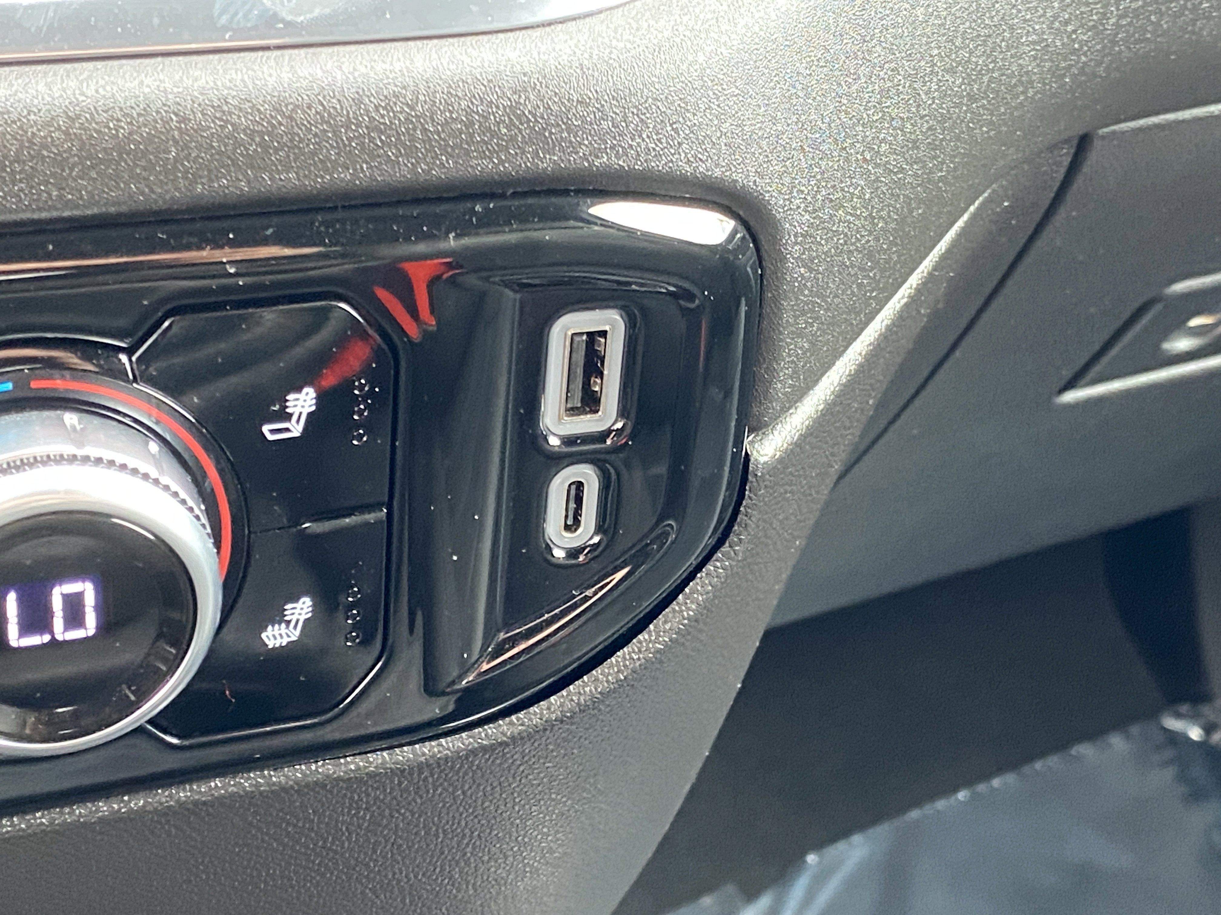 Used 2024 GMC Sierra 1500 SLT image 23