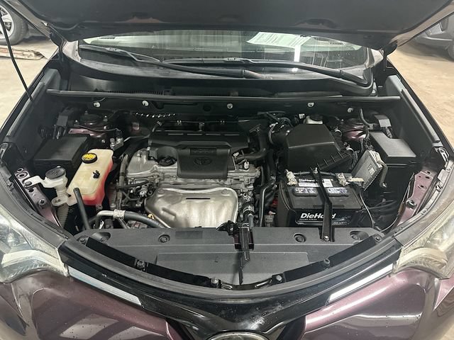 Used 2018 Toyota RAV4 XLE FWD image 30