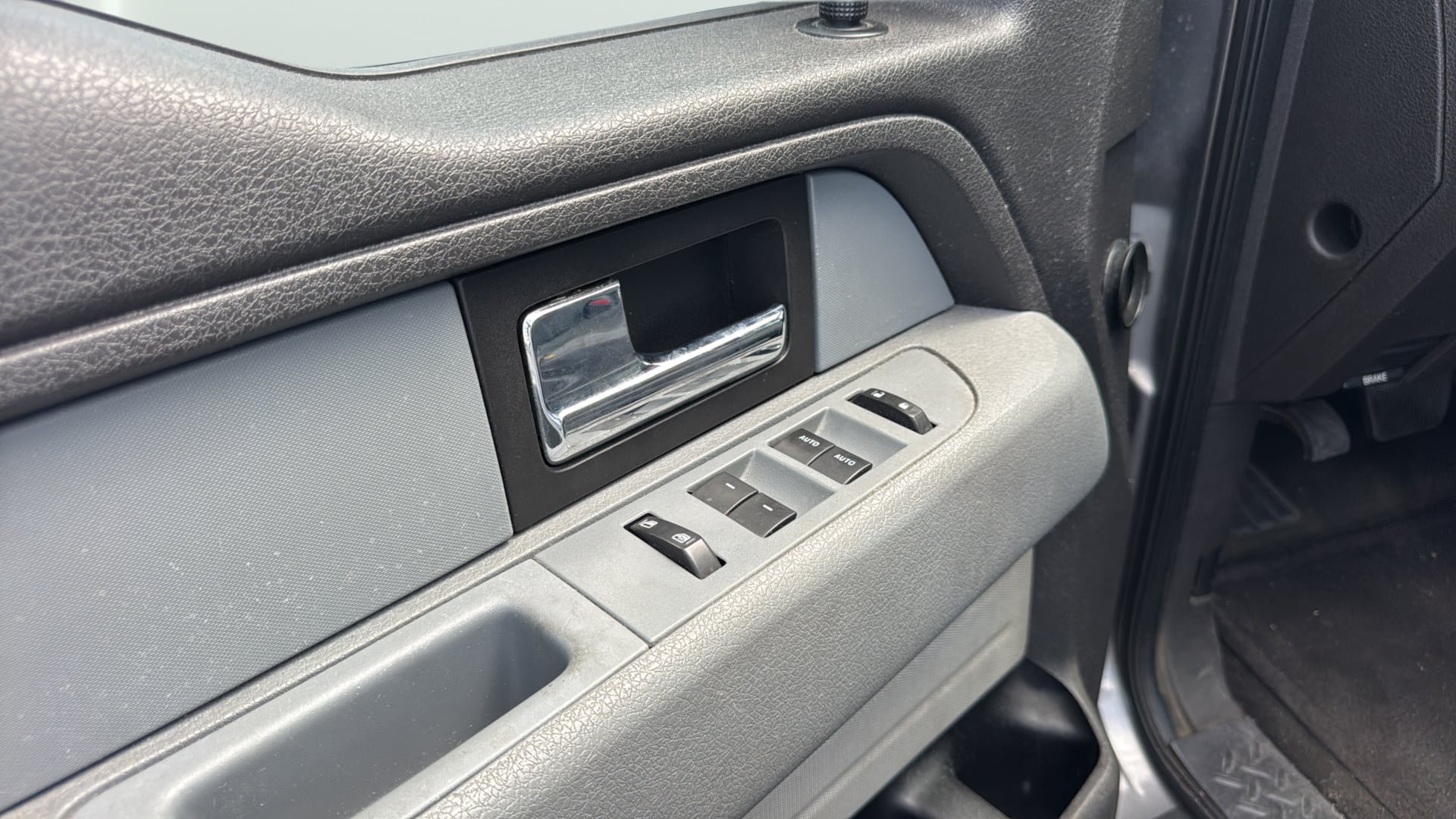 Used 2012 Ford F150 XLT w/ XLT Convenience Pkg RWD image 19