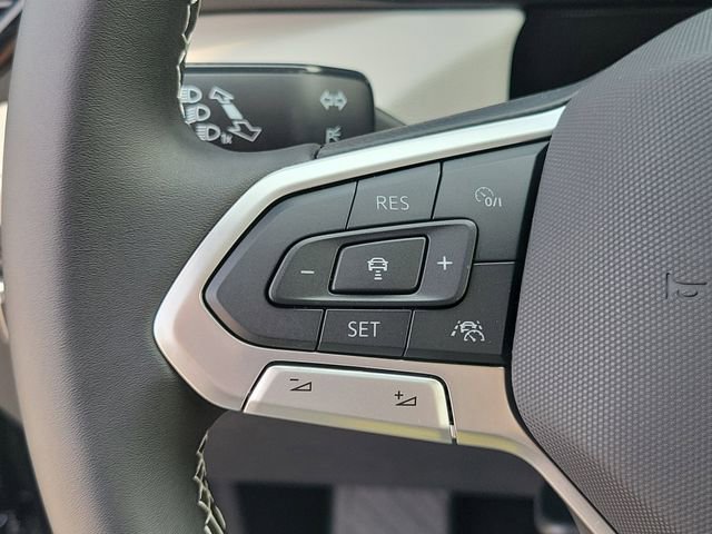 New 2025 Volkswagen Taos S image 9